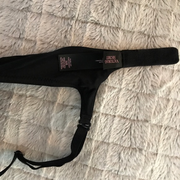 Victoria’s Secret push-up bra’s (black & polkadot) - Picture 2 of 5